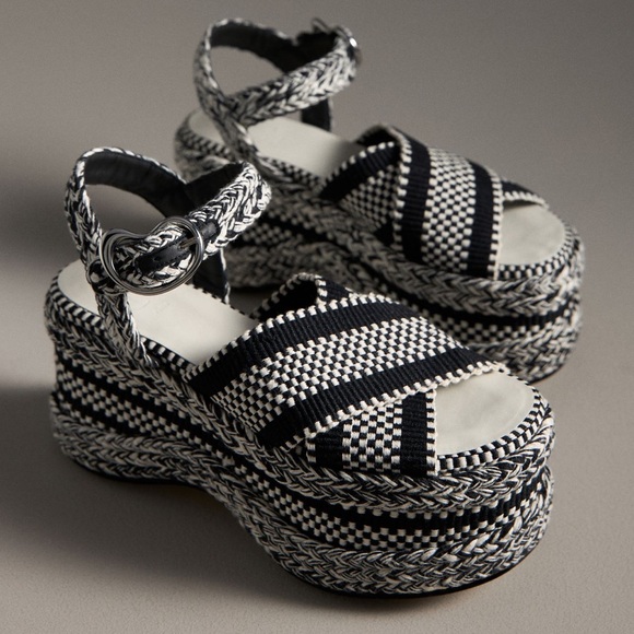 Amambiah Carmen Heels - Picture 2 of 4